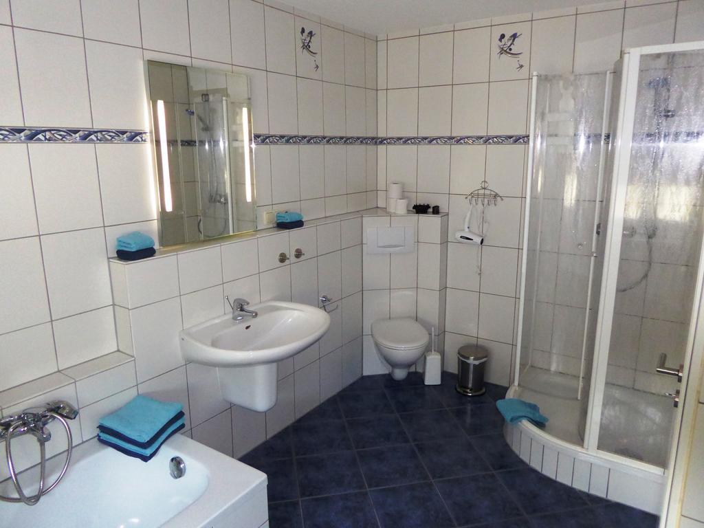 Ferienwohnungen Schoor Monreal Extérieur photo